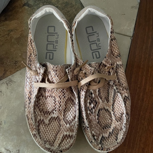 Hey Dude Shoes - Hey dudes
